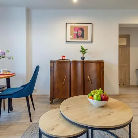 Dream Big Little One. Unique Loft W/small Balcony. Appartement *