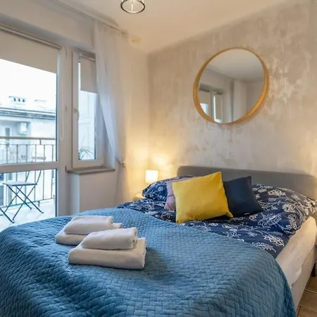 Dream Big Little One. Unique Loft W/small Balcony.