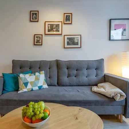 Dream Big Little One. Unique Loft W/small Balcony. Appartement Krakau
