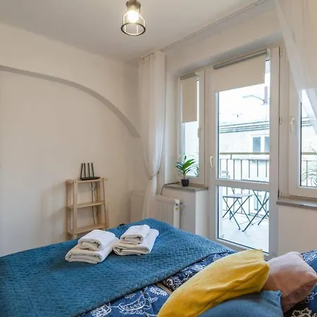 Dream Big Little One. Unique Loft W/small Balcony. Apartment Krakau