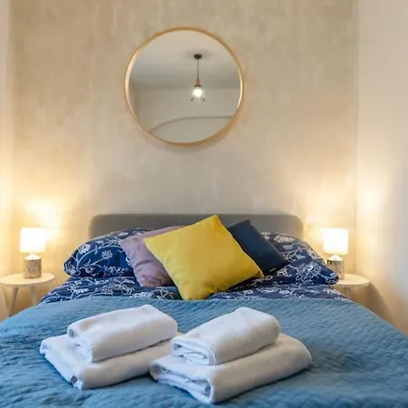 Lägenhet Dream Big Little One. Unique Loft W/small Balcony.
